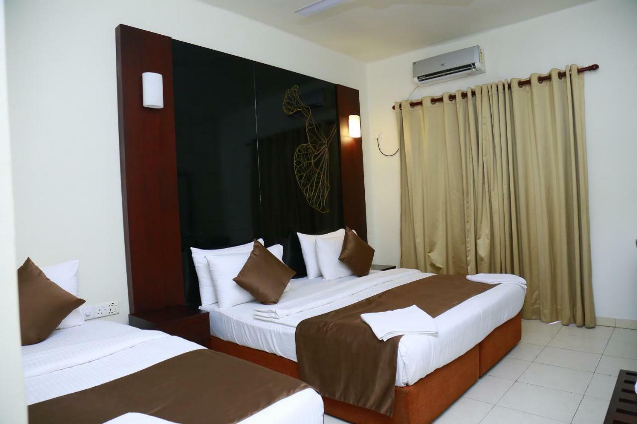 Hotel Sea Port 3*